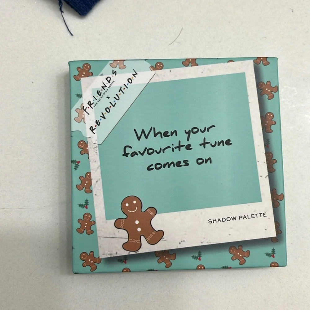 Friends x Revolution eyeshadow palette - Picture 1 of 4